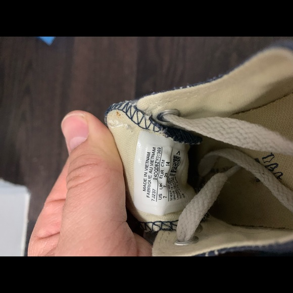 Converse shoes - Picture 3 of 3